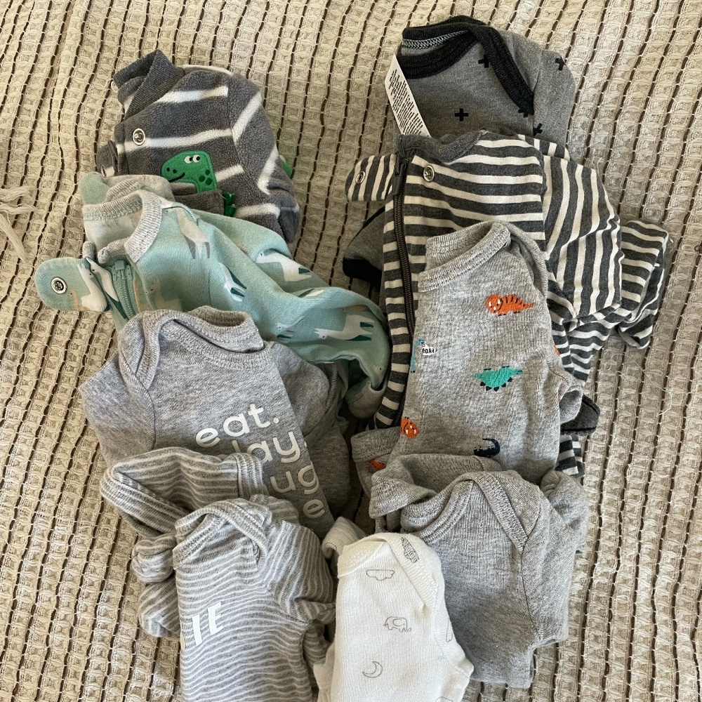 LOT OF 9 BOYS FALL/WINTER LONG SLEEVE ONSIES/PJ'S SIZE NEWBORN